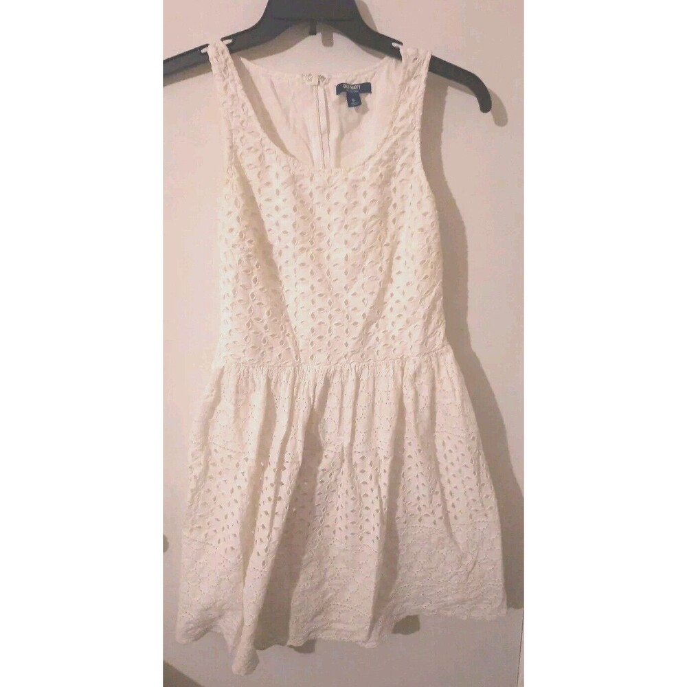 Old Navy White Eyelet Dress – Women’s Size 6 – Sleeveless, Zipper Back